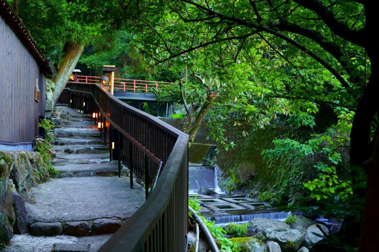 Beppu Showaen Экстерьер фото